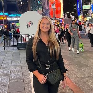 Meet your Posher, Alyssa